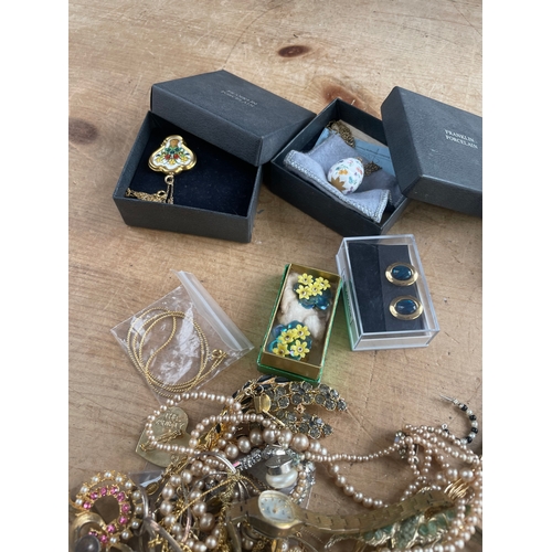 28 - Collection Of Vintage Costume Jewellery