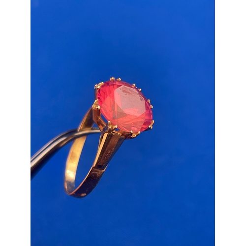 18 - 15ct Gold Ring With Approximately 5ct Peach Stone. Possibly Tourmaline. Size S 4.17g Gross