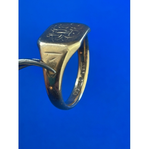 46 - 9ct Gold Signet Ring Size S.  6.99g