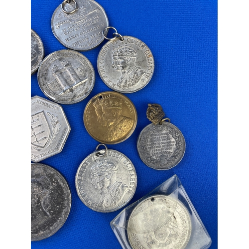 60 - Vintage Medals & Commemorative Coins