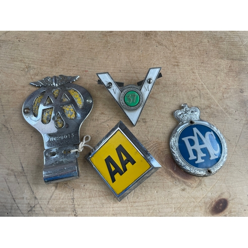 211 - Vintage Car Grille Badges Inc. RAC, AA Etc.