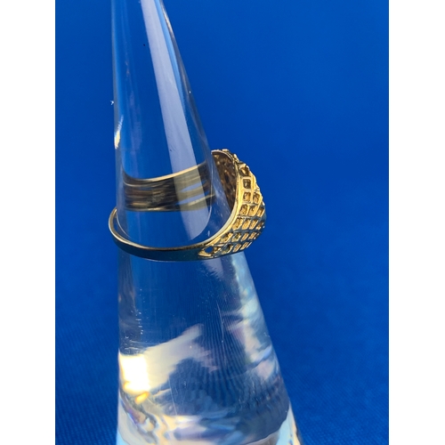 41 - 9ct Gold George and the Dragon Ring - Size E - 1.43g