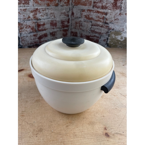 91 - Vintage Thermos Model 929 Ice Bucket