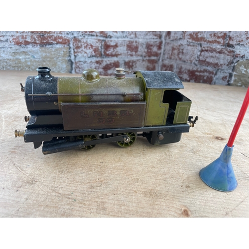 220 - Bowman LNER 30 O Gauge Steam Locomotive. Nice Train In Good Condition.