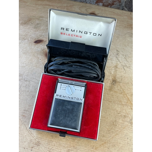 133 - Vintage Remington Electric Shaver