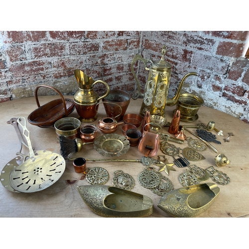 135 - Large Quantity Of Brass & Copper Items. Inc. Horse Brasses