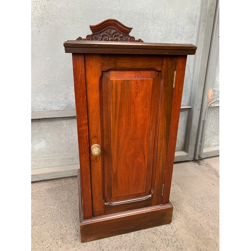 370 - Quality Vintage Pot/Bedside Cupboard