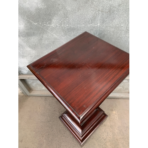 380 - Large Chinnery's Mahogany Pedestal Plinth - Exceptional Quality - 3ft Tall