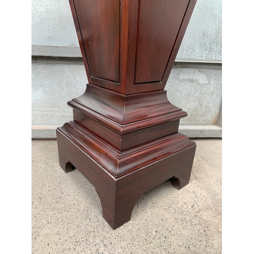 380 - Large Chinnery's Mahogany Pedestal Plinth - Exceptional Quality - 3ft Tall