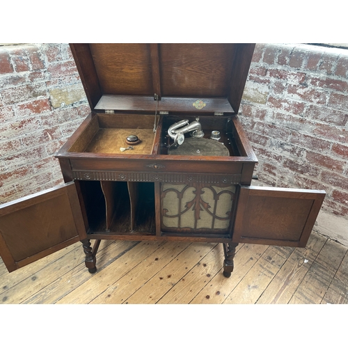 398 - Gilbert Gramophone & Cabinet. Working.