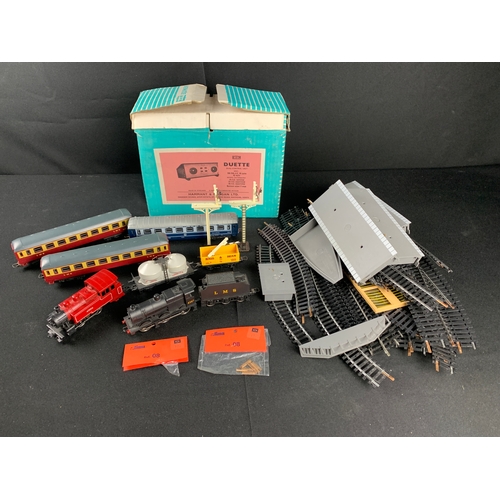 236 - Lima Train Engines and Rolling Stock alongside H&M Duette Dual-Control Unit aa well as Track and Sta... 