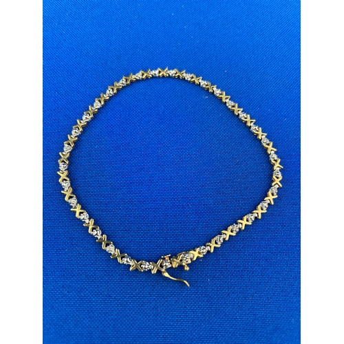 6 - 9ct Gold Bracelet 17.8cm 3.32g