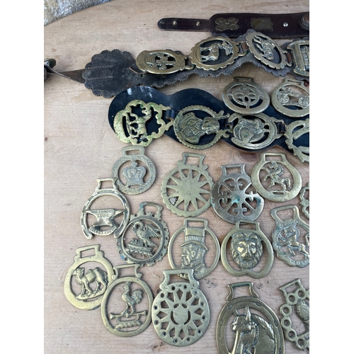 157 - Quantity Of Vintage & Antique Horse Brasses