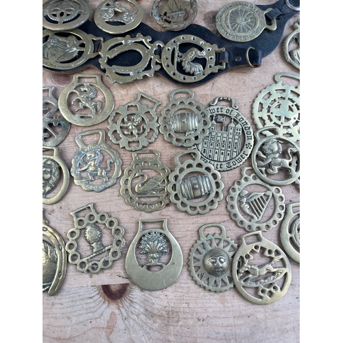 157 - Quantity Of Vintage & Antique Horse Brasses