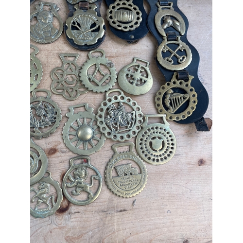 157 - Quantity Of Vintage & Antique Horse Brasses