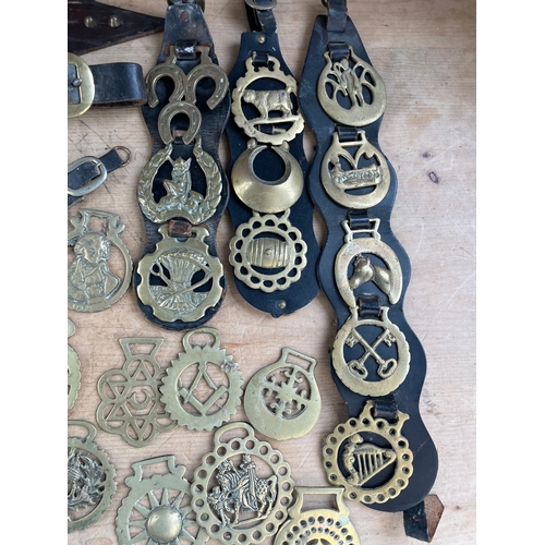 157 - Quantity Of Vintage & Antique Horse Brasses