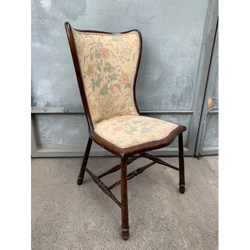 434 - Elegant Antique Bedroom Chair