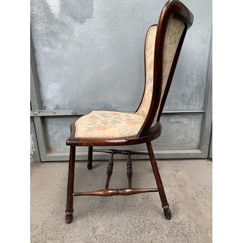 434 - Elegant Antique Bedroom Chair