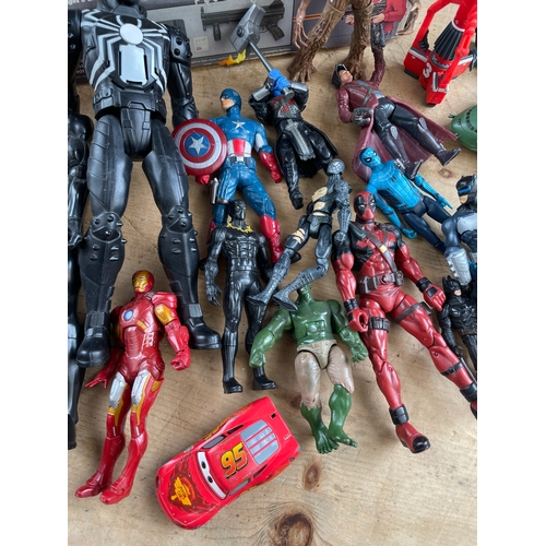 100 - Group Of Action Figures & Toys Inc. Marvel & Thunderbirds