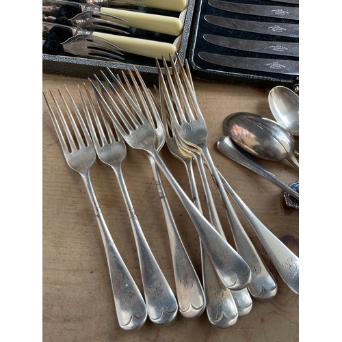 303 - Good Quality Vintage Flatware