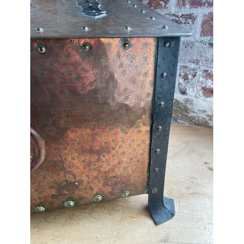 258 - Fantastic Quality Arts & Crafts Copper & Metal Coal Bunker / Box. Previously Owned By The Sugden Fam... 