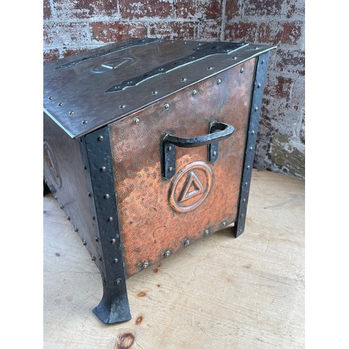 258 - Fantastic Quality Arts & Crafts Copper & Metal Coal Bunker / Box. Previously Owned By The Sugden Fam... 