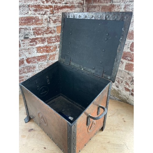 258 - Fantastic Quality Arts & Crafts Copper & Metal Coal Bunker / Box. Previously Owned By The Sugden Fam... 