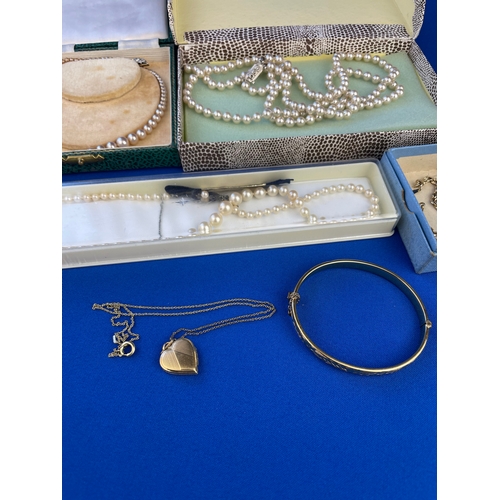 61 - Vintage Jewellery Inc. Pearls & Rolled Gold