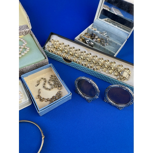 61 - Vintage Jewellery Inc. Pearls & Rolled Gold