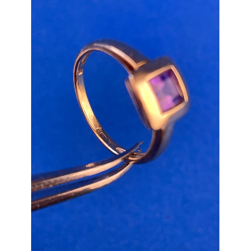 25 - 9ct Gold Ring Set With Amethyst Size M 2.44g Gross