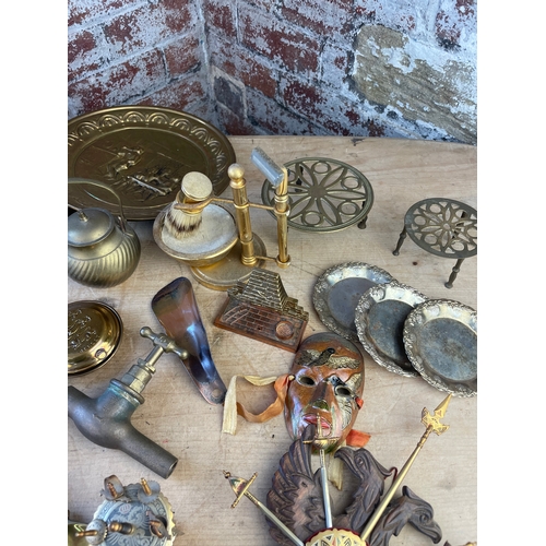 280 - Quantity Of Brass & Metalware