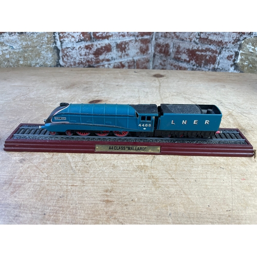 75 - Two Model Trains, LNER Flying Scotsman & A$ Class Mallard