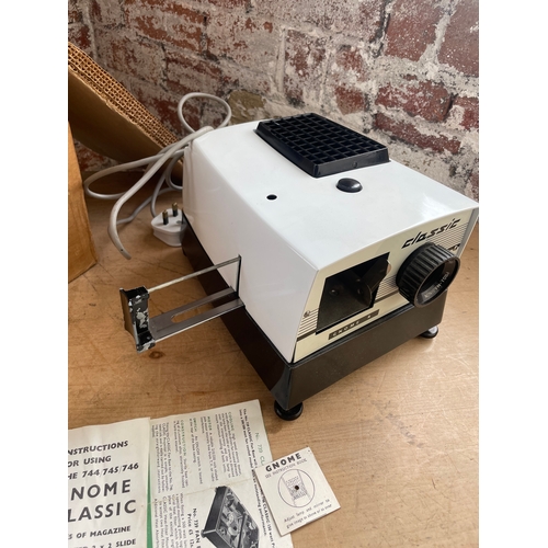 131 - Gnome Classic 744 Slide Projector Boxed With Instructions