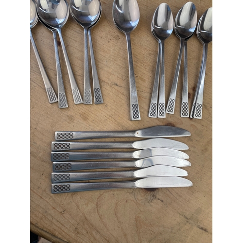 119 - 42 Piece Oneida Cutlery Set With Other Quality Flatware Items, EPNS Tray, Wine Bottle Holder Etc.