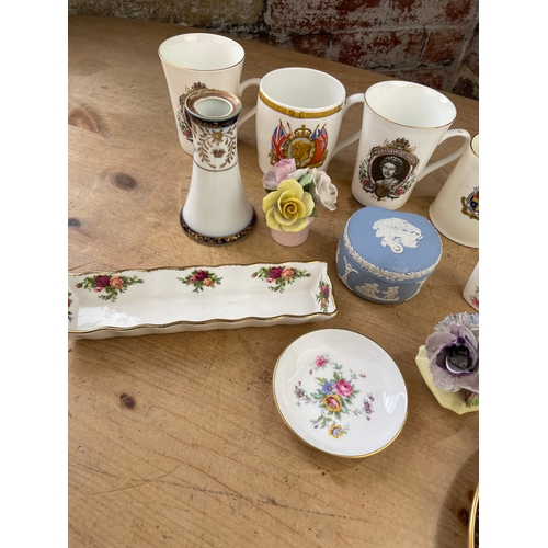 121 - Mixed Collectables Inc. Royal Albert, Jasperware, Royal Commemorative Items, Minton Etc.