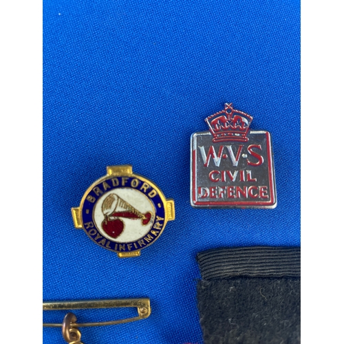 187 - Vintage Badges Inc. YMCA War Worker, W.V.S. Civil Defence, Red Cross, Bradford Royal Infirmary, St J... 