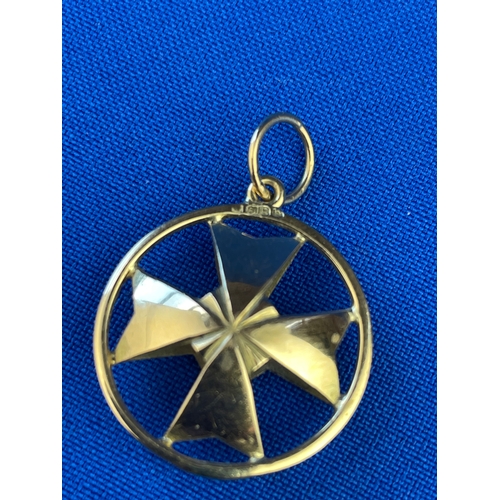 11 - 18ct Gold Maltese Cross Pendant 4.28g