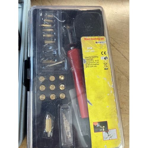 451 - Soldering Iron & Wood Marking Kit