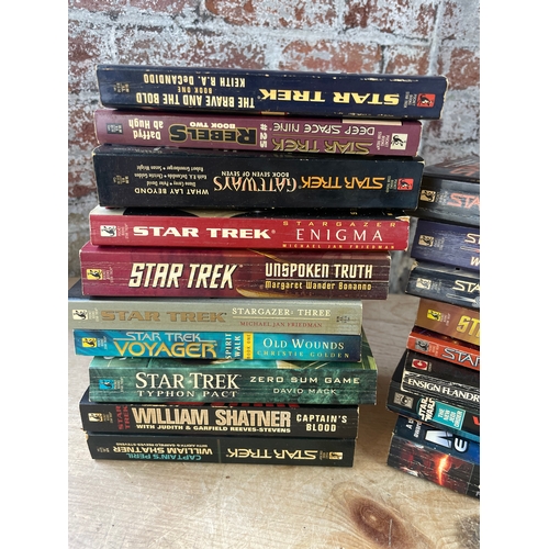 429 - Box Of SciFi Books Including Star Trek & Star Wars