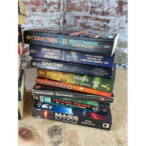 429 - Box Of SciFi Books Including Star Trek & Star Wars