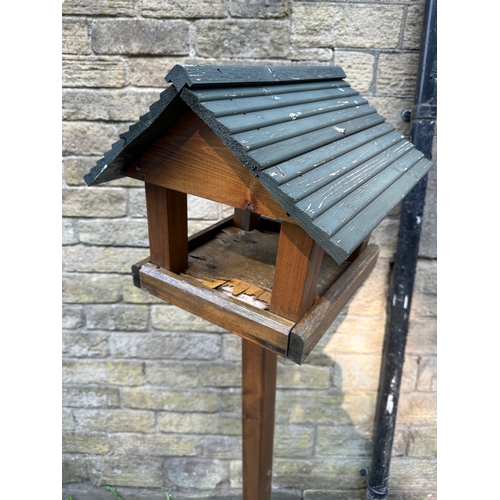 442 - Bird Table For Restoration