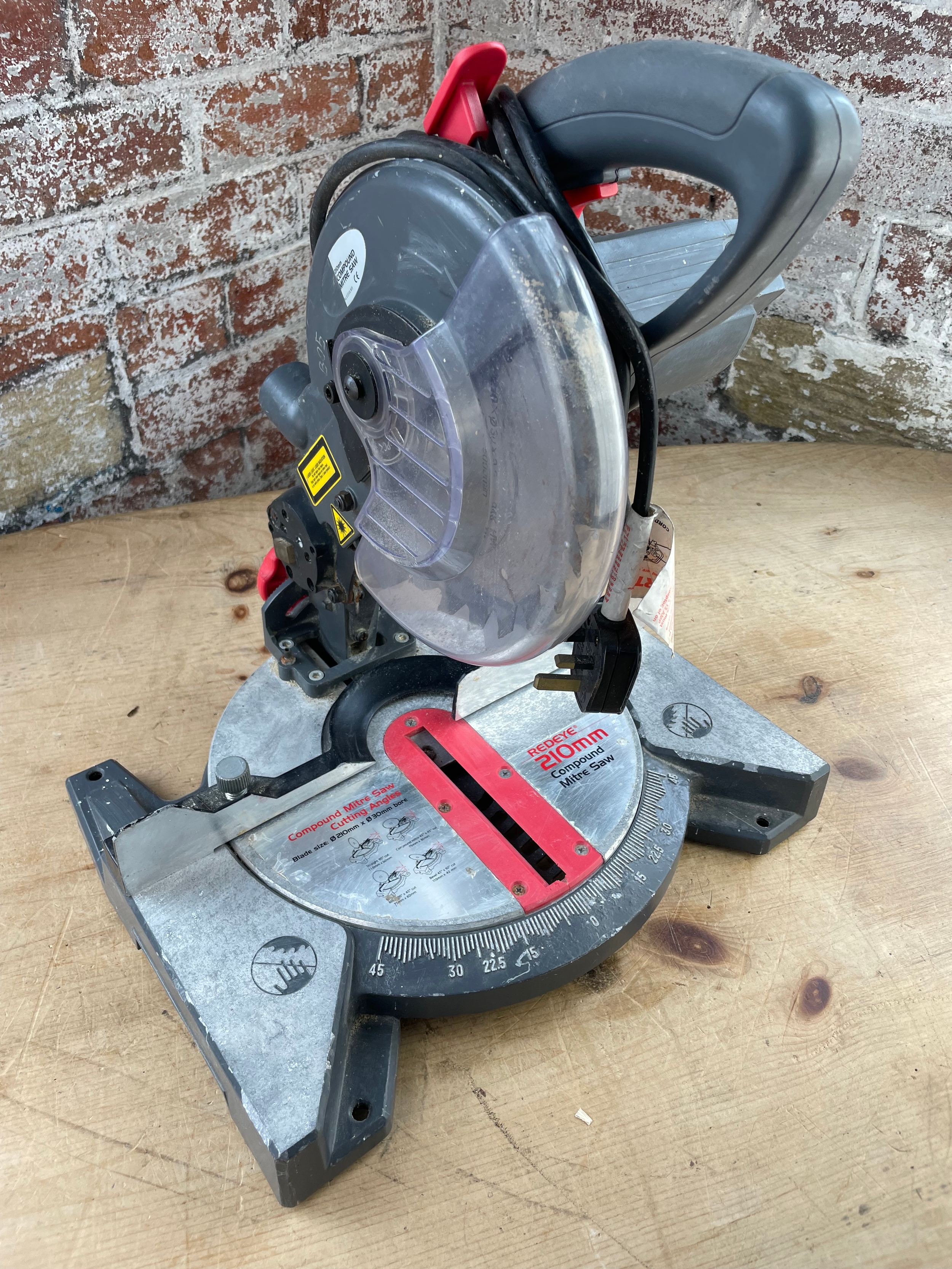 Redeye 210mm store compound mitre saw