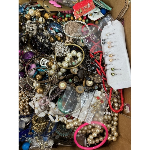 103 - Tray Of Costume Jewellery