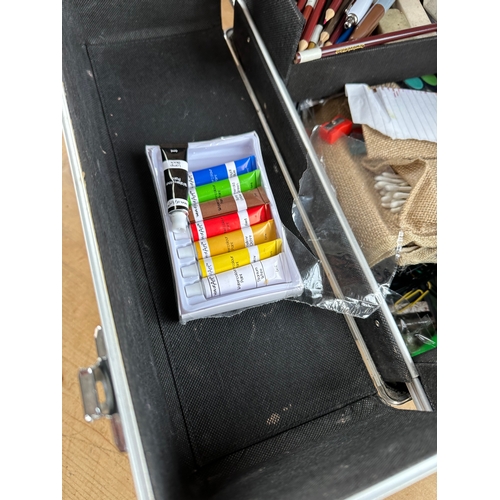 436 - Aluminium Craft / Makeup Case Full Of Art Equipment