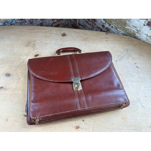 163 - Vintage Tula Briefcase Document Bag.