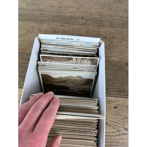 129 - Collection of Vintage Postcards