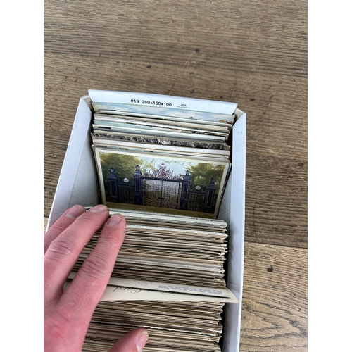 129 - Collection of Vintage Postcards