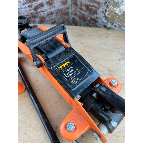 381 - Halfords 2 Tonne Trolley Jack With Axel Stands & Wheel Chocks