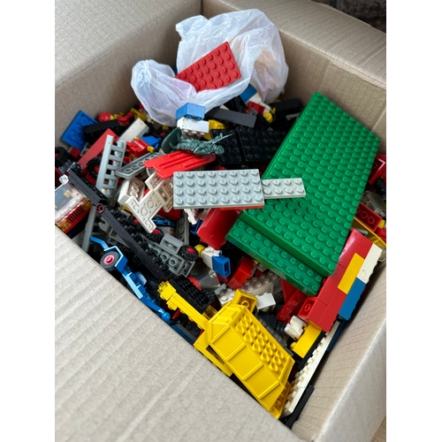 89 - Large Quantity Of Lego & Instructions Some Vintage