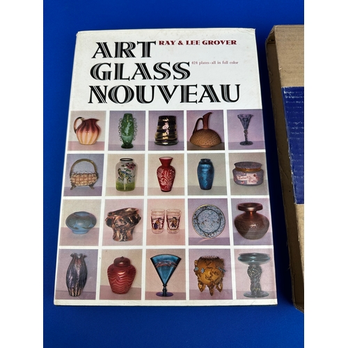 213 - Art Glass Nouveau Book By Ray & Lee Grover